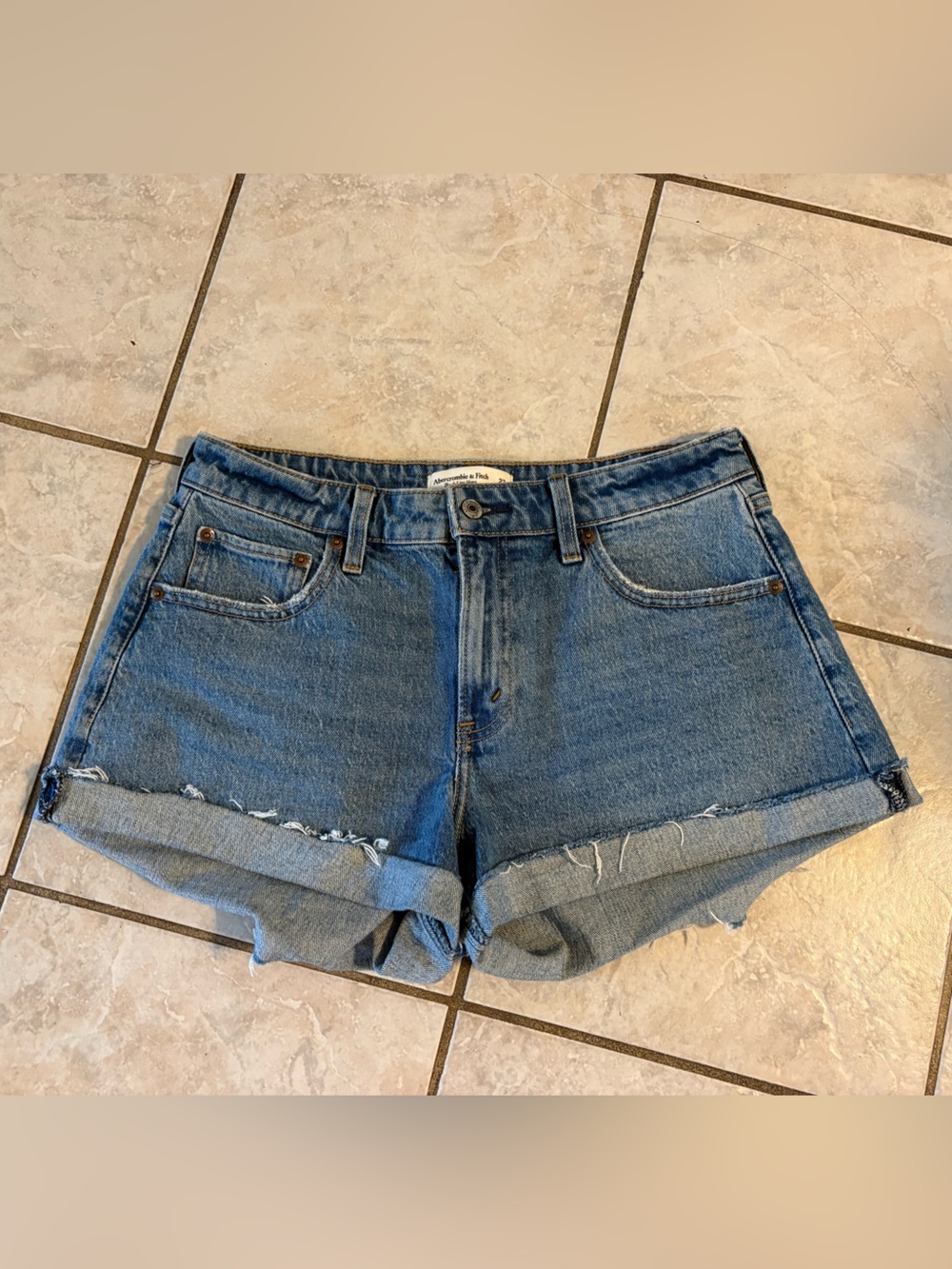 Abercrombie & Fitch The A Line Short Mid Rise Curve Love Denim 27